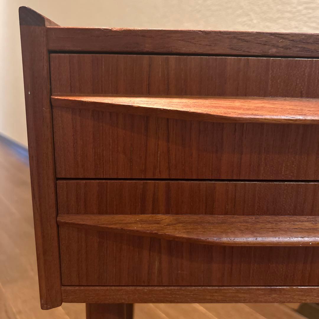 【北欧ヴィンテージ】デンマーク　チーク材　サイドチェスト2段