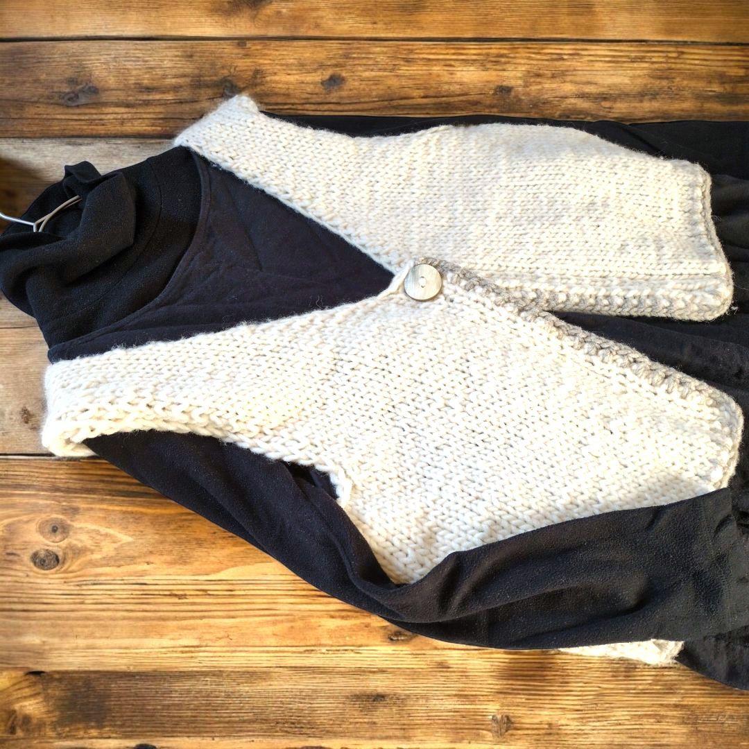 tumugu: ツムグ ローゲージ ハンドニット ベスト キナリ ウール100%