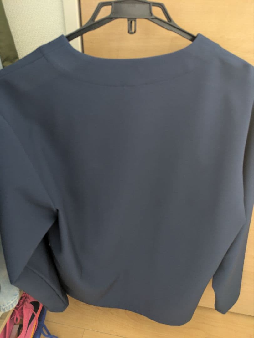 ネイビー Vネック ボタン付きスーツ Mサイズ(ニューバランス)