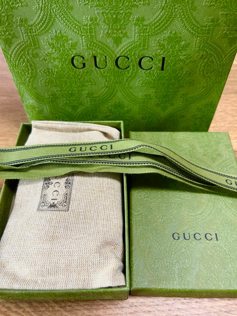 GUCCI GGロゴ 二つ折り6連キーケース ピンク