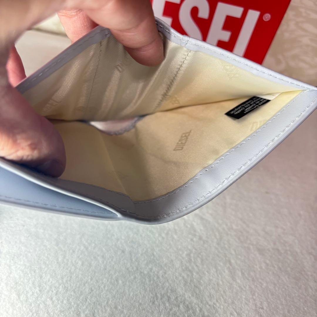 未使用品　DIESEL ディーゼル　 二つ折り財布 ホワイト