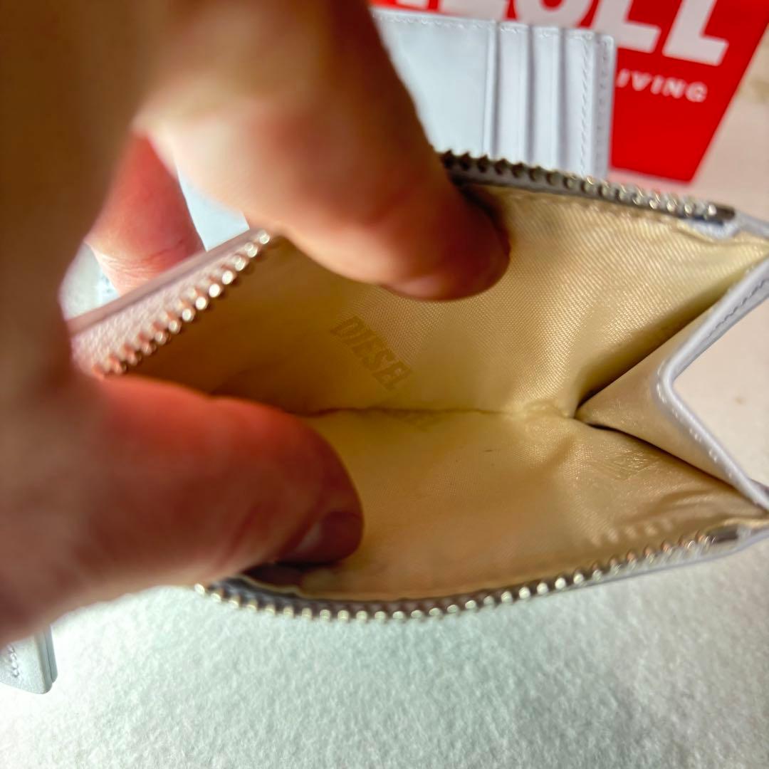 未使用品　DIESEL ディーゼル　 二つ折り財布 ホワイト