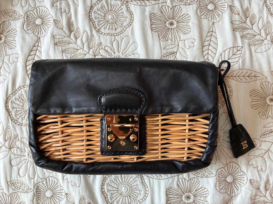 ebagos エバゴス　牛ソフト　ソフトショルダー　ブラック