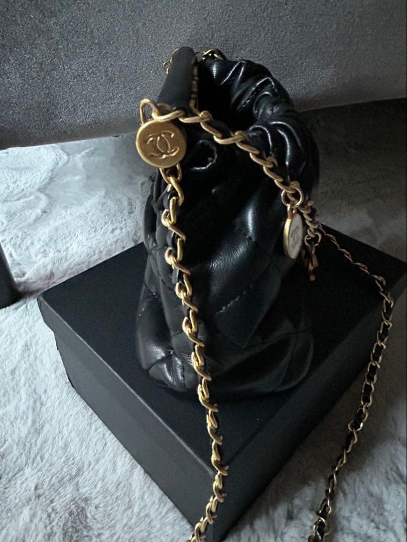 CHANEL ノベルティ チャーム付きチェーン ショルダーバッグ