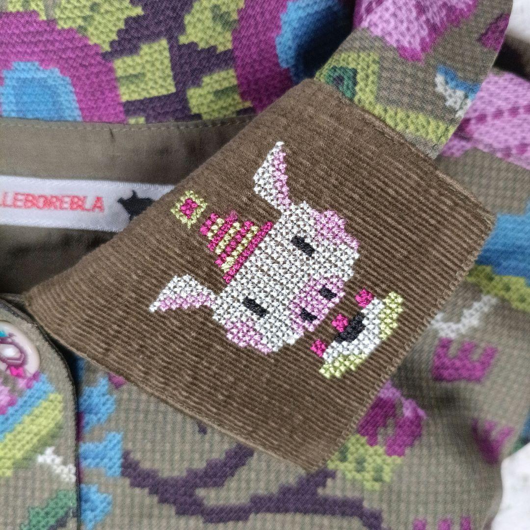 美品✨現行アルベロベロ　ぶたさんお花柄 クロスステッチ風 シャツ　近年モデル