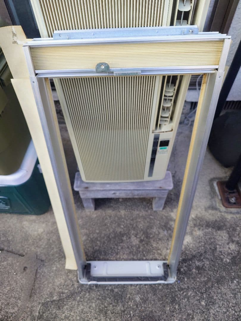 コロナ窓用エアコンバッチリ冷えます。