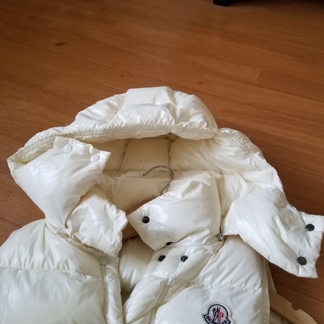 破格値価格　モンクレール　白ダウンベストフード付き　人気デザイン　正規品