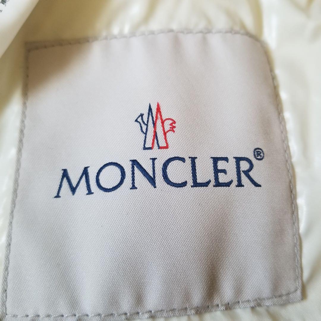 破格値価格　モンクレール　白ダウンベストフード付き　人気デザイン　正規品