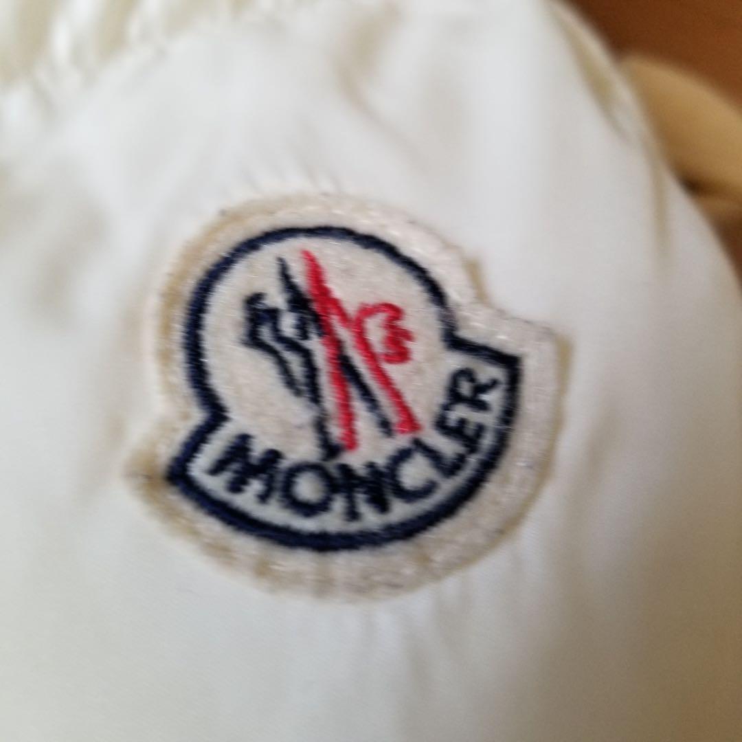 破格値価格　モンクレール　白ダウンベストフード付き　人気デザイン　正規品