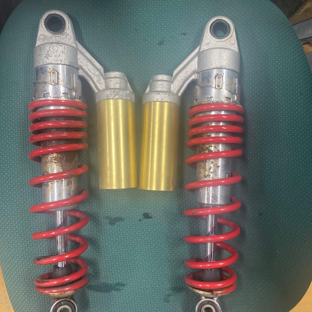 SHOWA サスペンション 2個セット 赤金