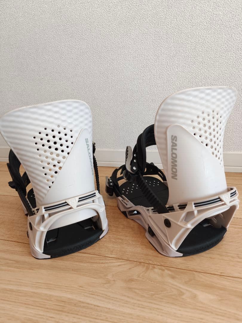 SALOMON HOLOGRAM Мサイズ 23-24モデル