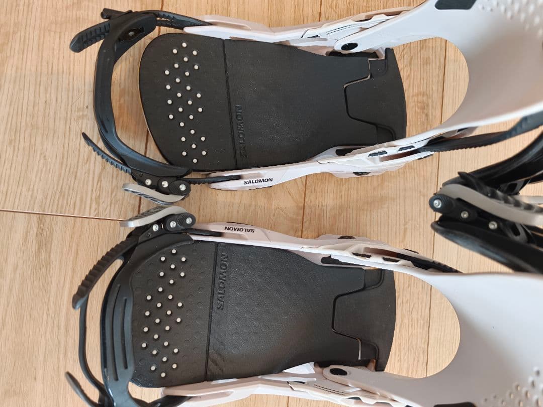 SALOMON HOLOGRAM Мサイズ 23-24モデル