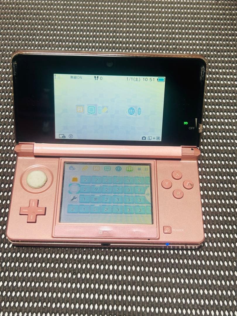 ニンテンドー3DS とカセット5個