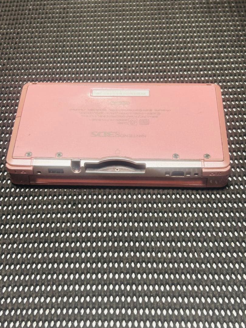 ニンテンドー3DS とカセット5個