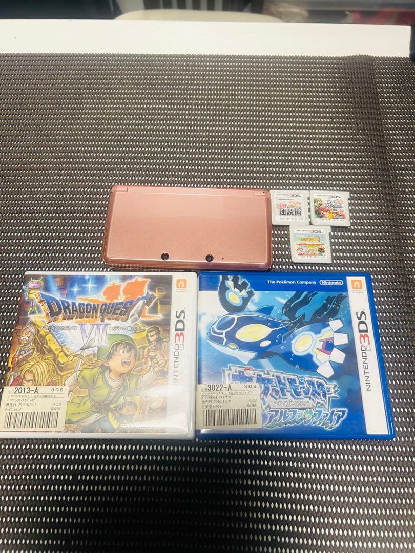 ニンテンドー3DS とカセット5個