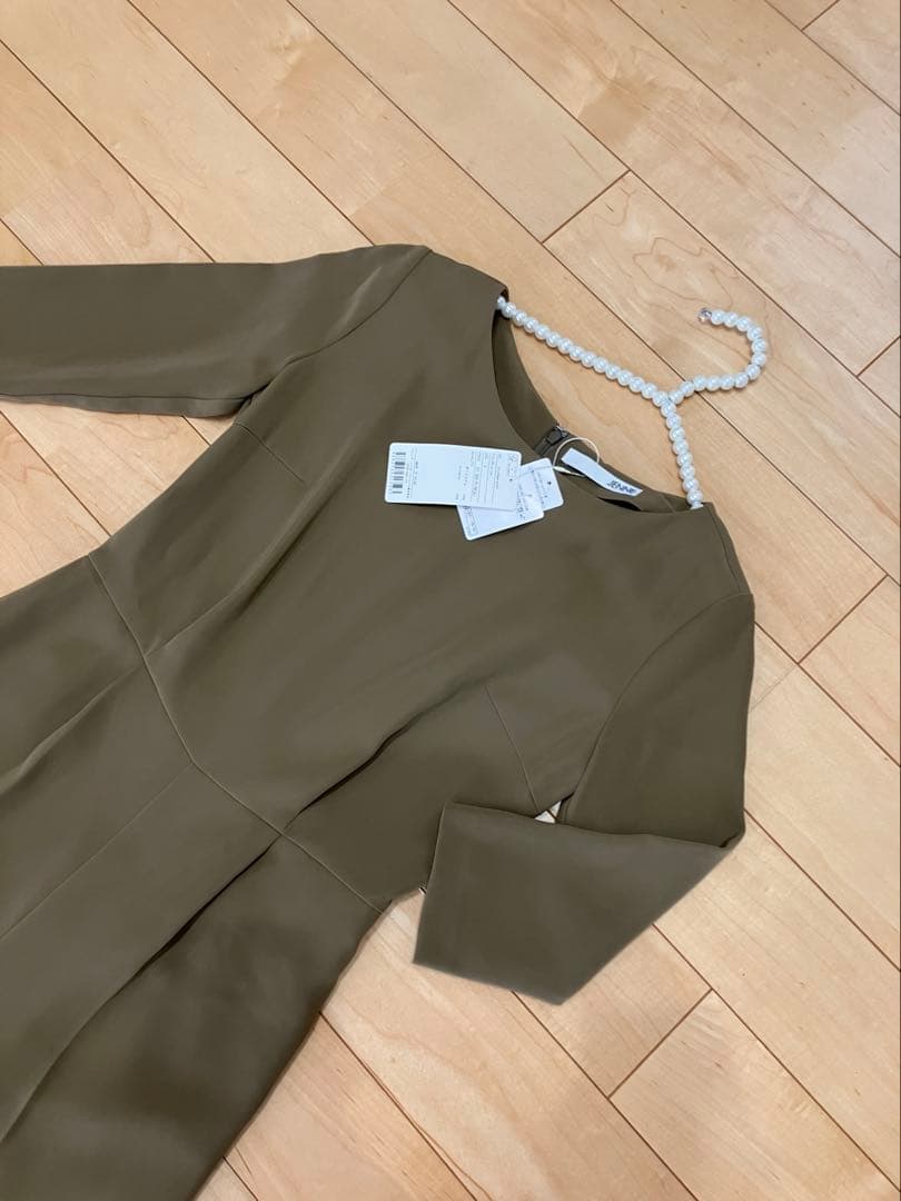 【JENNE 】【完売品】美シルエットオールインワン　ベージュ　S