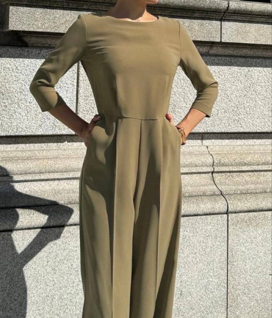 【JENNE 】【完売品】美シルエットオールインワン　ベージュ　S