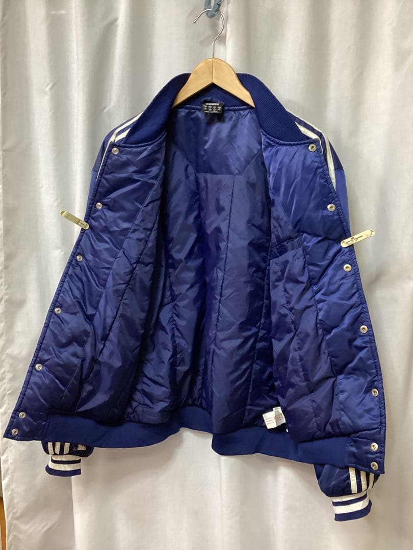 最終値下げ　アディダス　ヤンキース　スタジャン