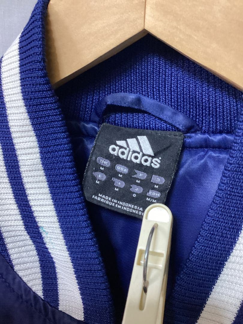 最終値下げ　アディダス　ヤンキース　スタジャン