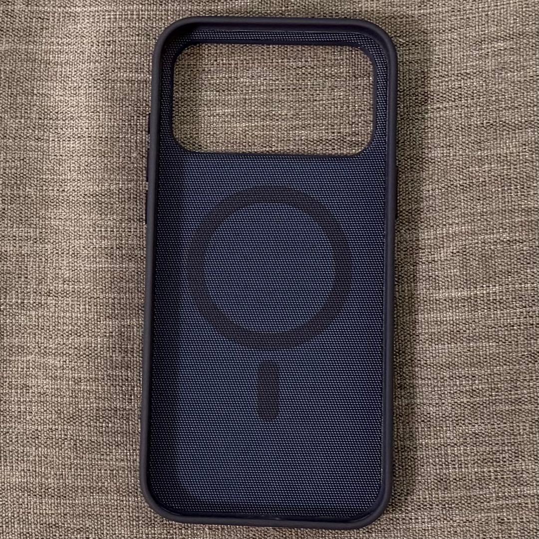 【美品】iPhone17 Pro Max 純正ケース