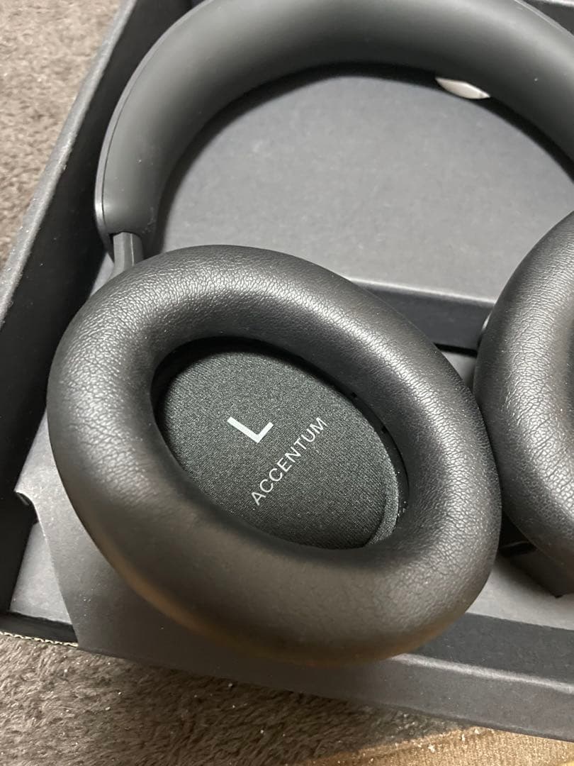 Sennheiser Accentum Wireless ヘッドホン（ケース付）
