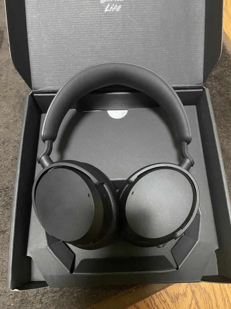 Sennheiser Accentum Wireless ヘッドホン（ケース付）