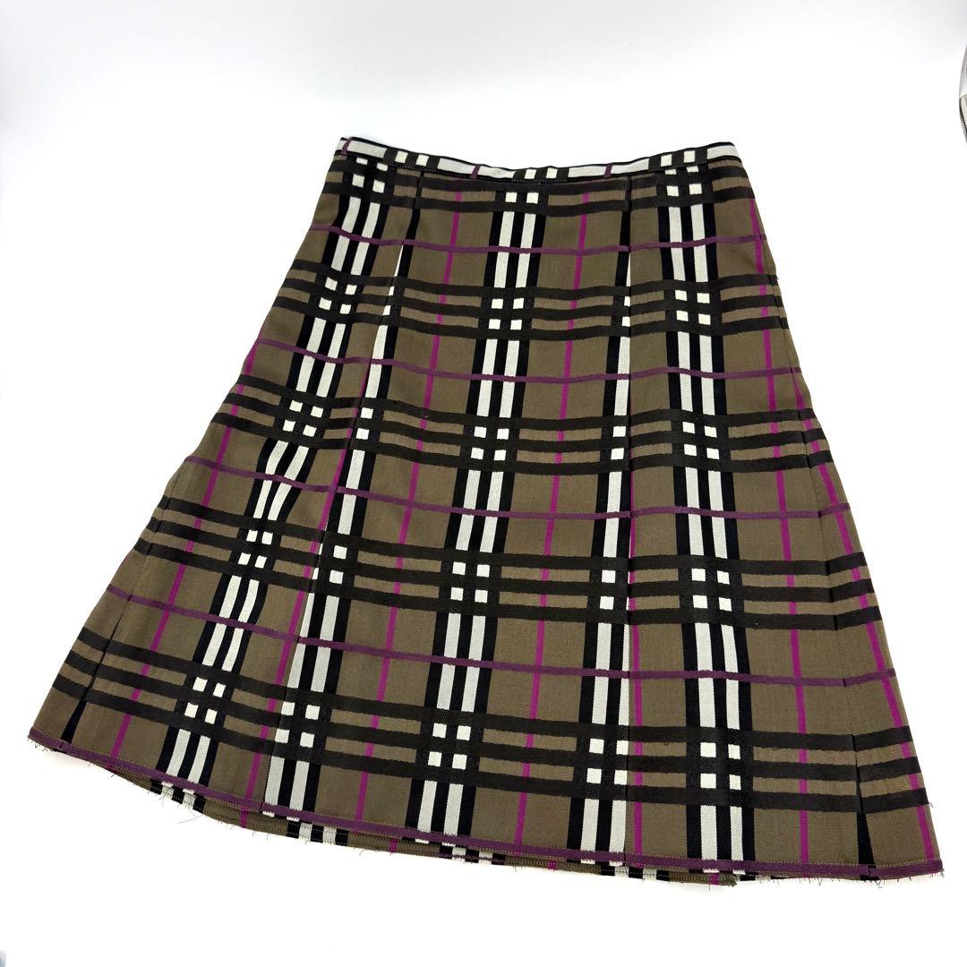 【未使用美品】Burberry チェック柄 フレアスカート