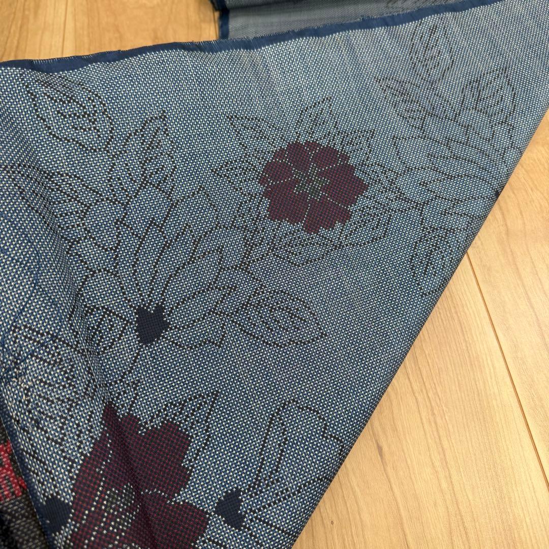 未使用品　正絹　本場大島紬　反物　着物　和装　和服　伝統工芸　青　赤　花　12m