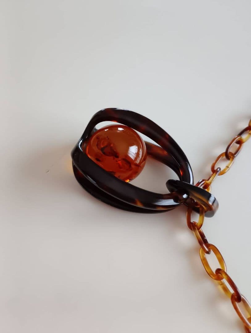 べっ甲琥珀籠ネックレス 球体琥珀ペンダント付き