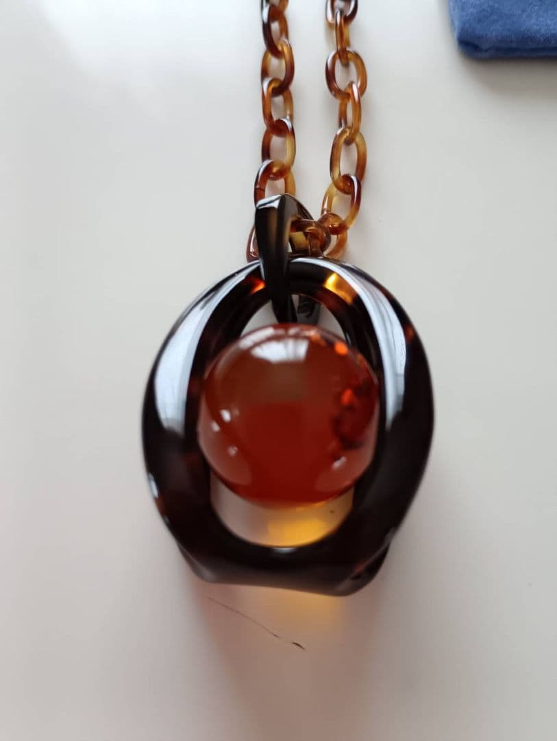 べっ甲琥珀籠ネックレス 球体琥珀ペンダント付き