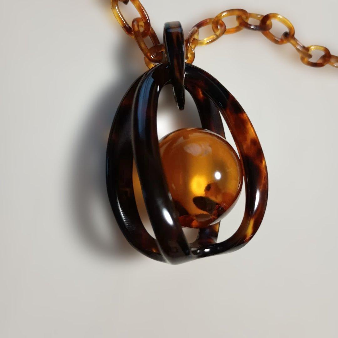 べっ甲琥珀籠ネックレス 球体琥珀ペンダント付き