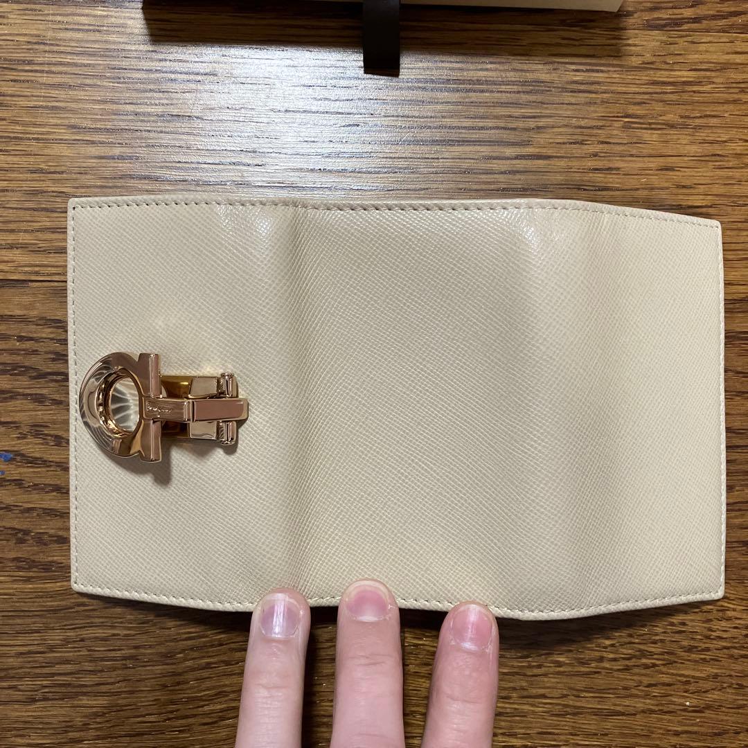 フェラガモ　キーケース