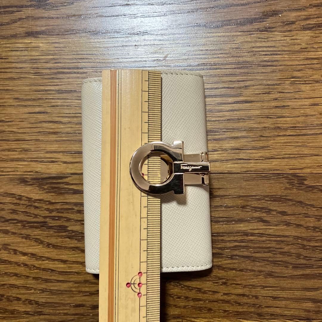 フェラガモ　キーケース