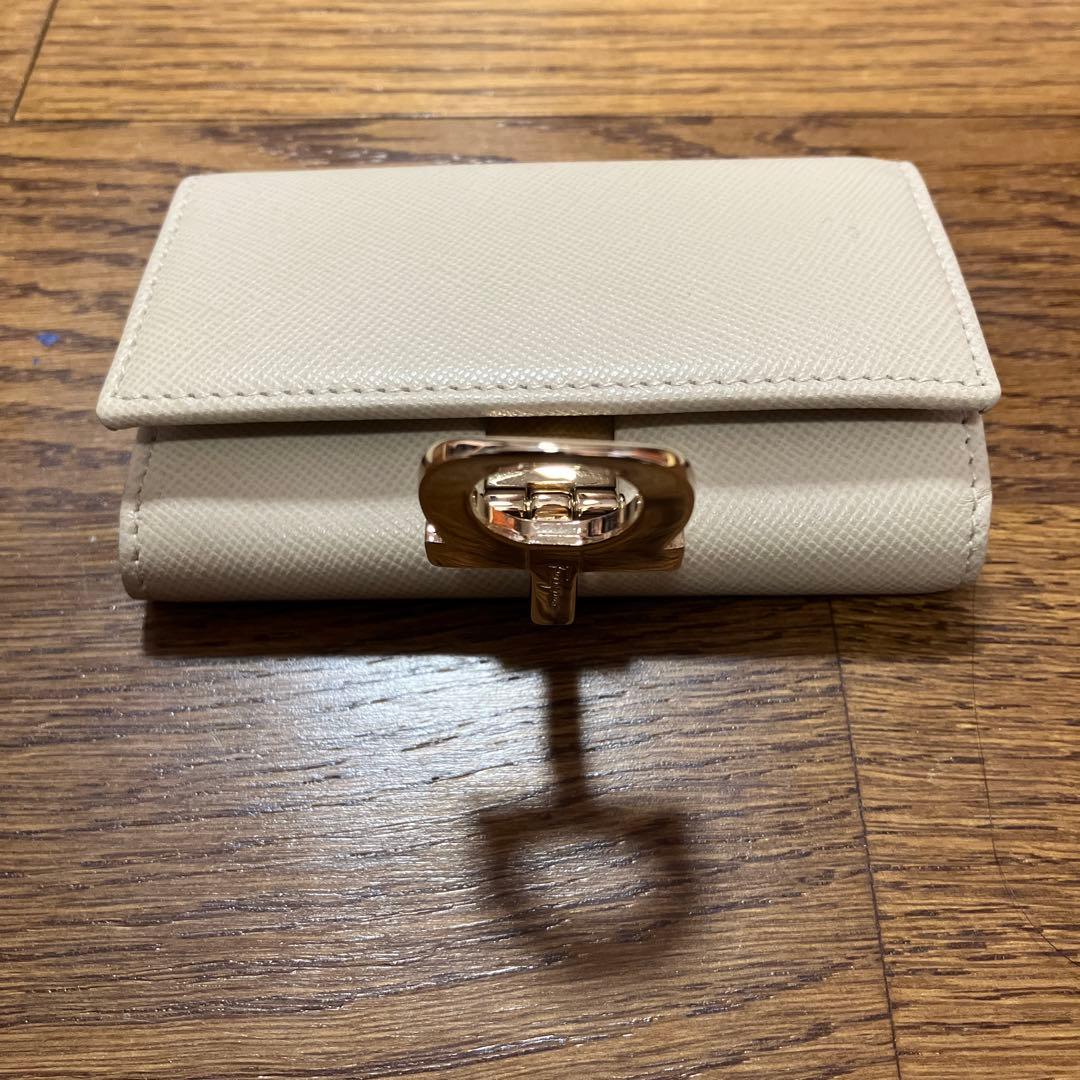 フェラガモ　キーケース