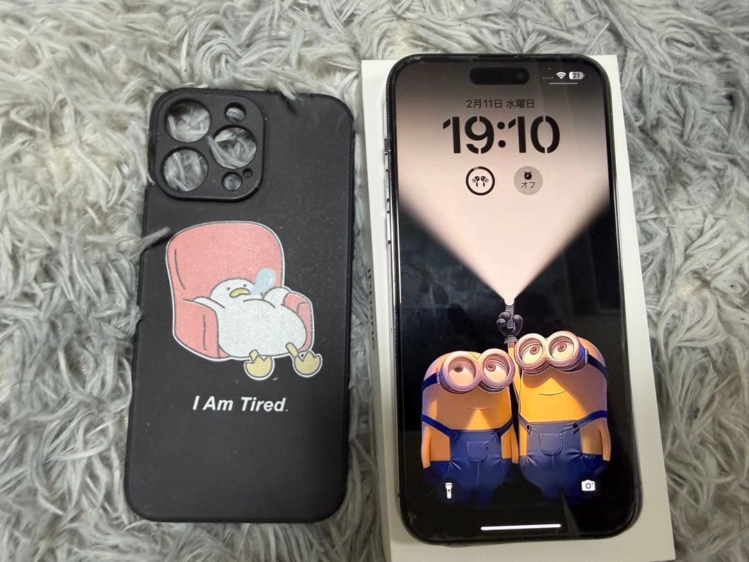 iPhone 14 Pro Max ディープ・パープルケース付き