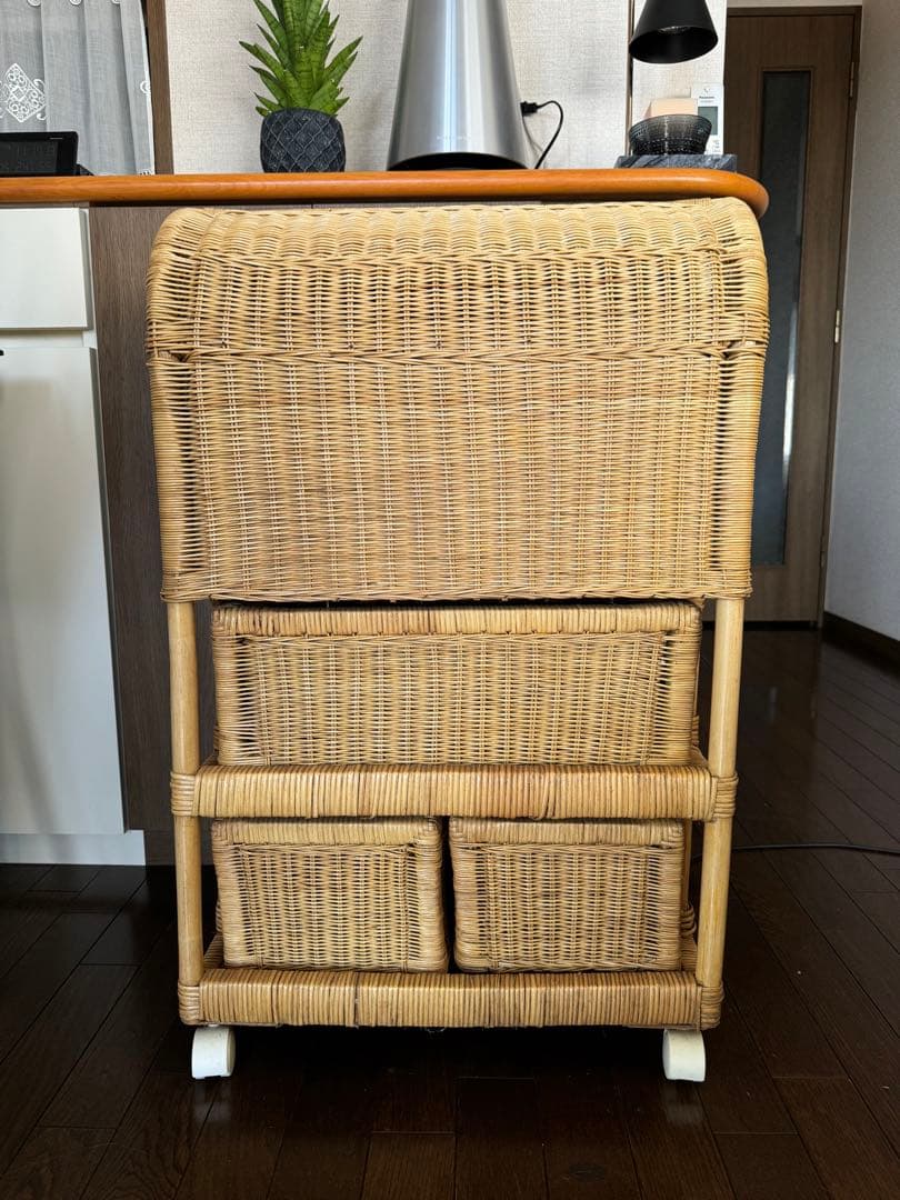 ラタン製収納キャビネット ブルーリボン付き 籐　ヴィンテージ、アンティーク