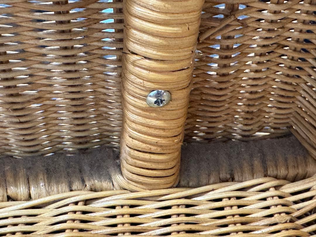 ラタン製収納キャビネット ブルーリボン付き 籐　ヴィンテージ、アンティーク