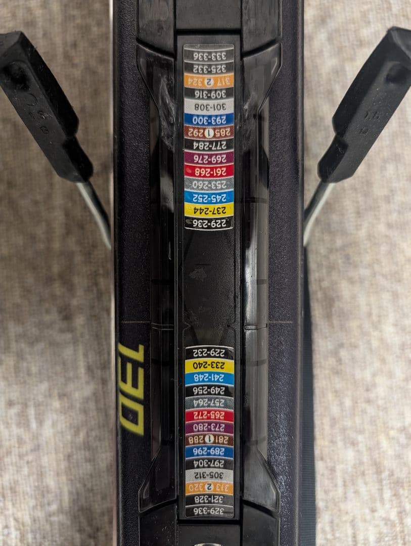 サロモン　スキー板　ジュニア　130センチ