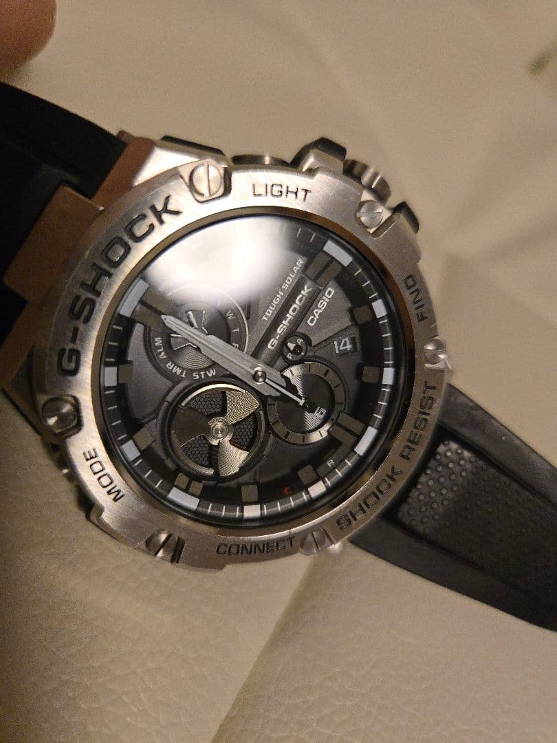 CASIO　G-SHOCK 　gst-b100