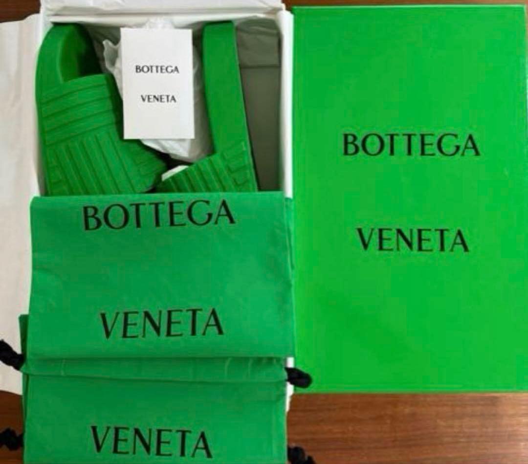 週末セール新品未使用BOTTEGA VENETAラバーサンダル　28cm