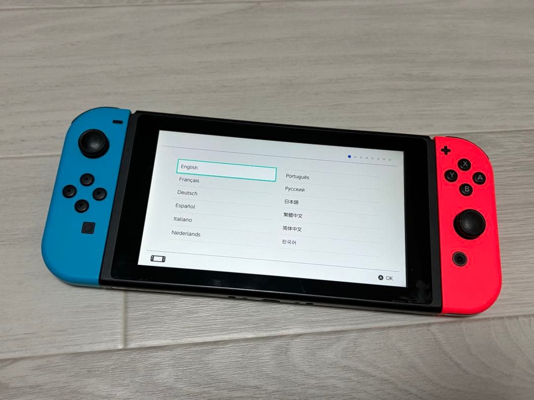 Nintendo Switch 本体 青/赤 Joy-Con 付属品付き
