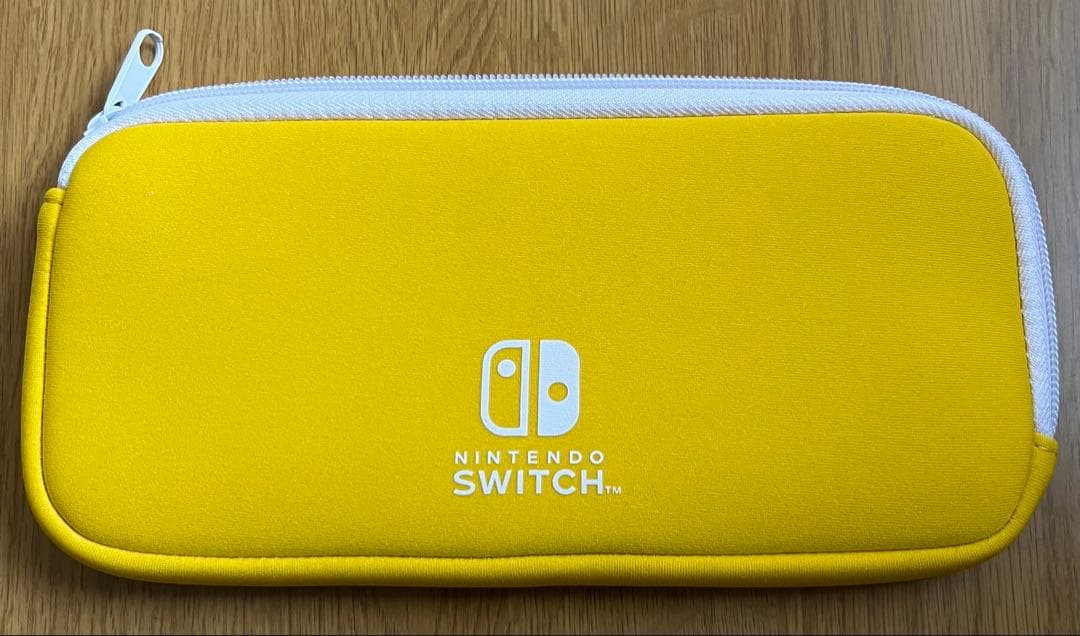 【公式収納ポーチ付き】Nintendo Switch LITE イエロー 本体