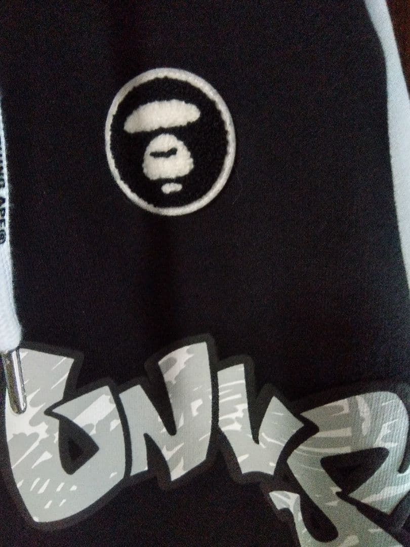 A BATHING APE アベイシングエイプ パーカースタジャン Sサイズ