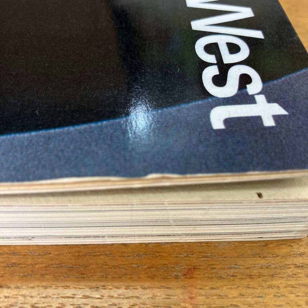 ISSEY MIYAKE East Meets West 三宅一生　デザイナー