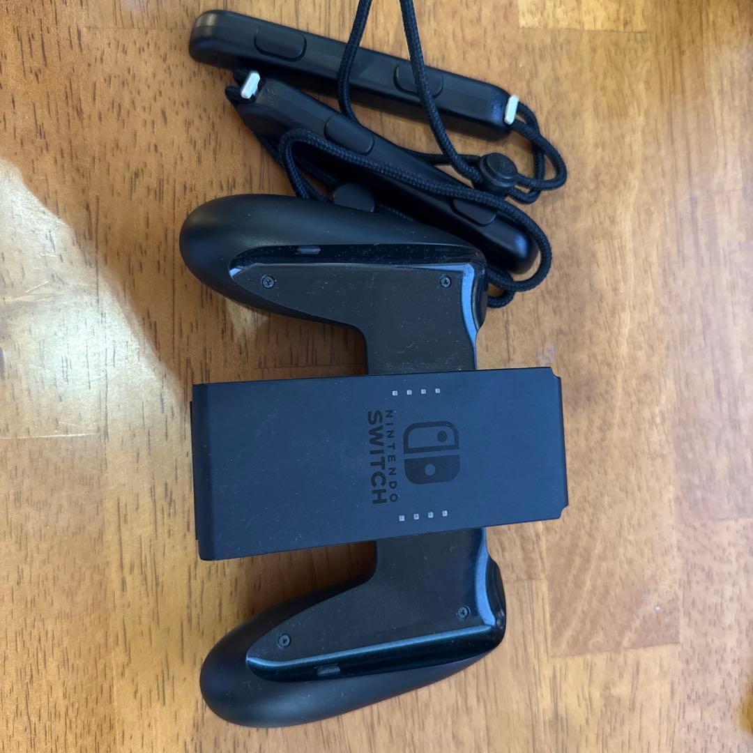 Nintendo switch 本体、ドック、キャリングケース付き