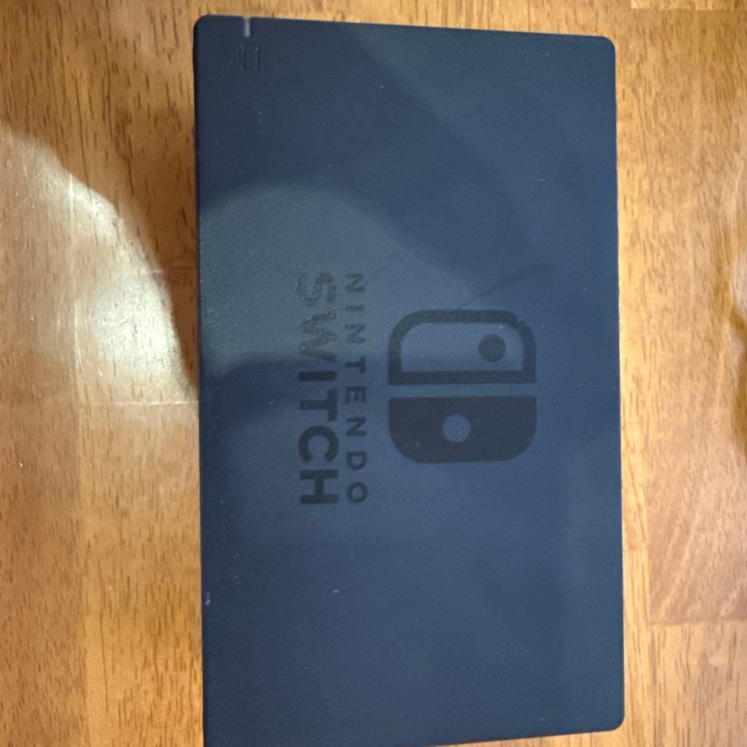 Nintendo switch 本体、ドック、キャリングケース付き