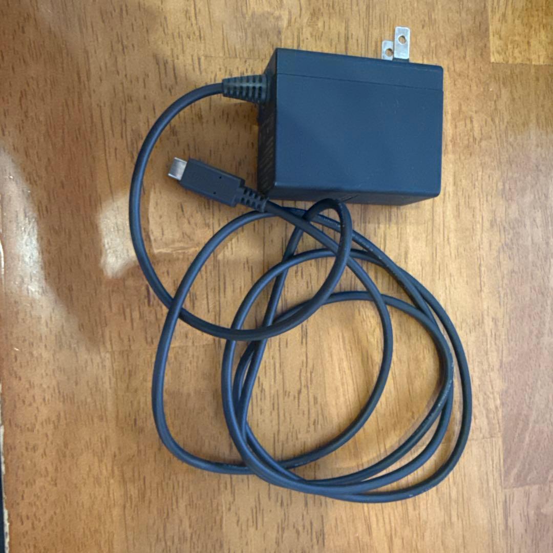 Nintendo switch 本体、ドック、キャリングケース付き