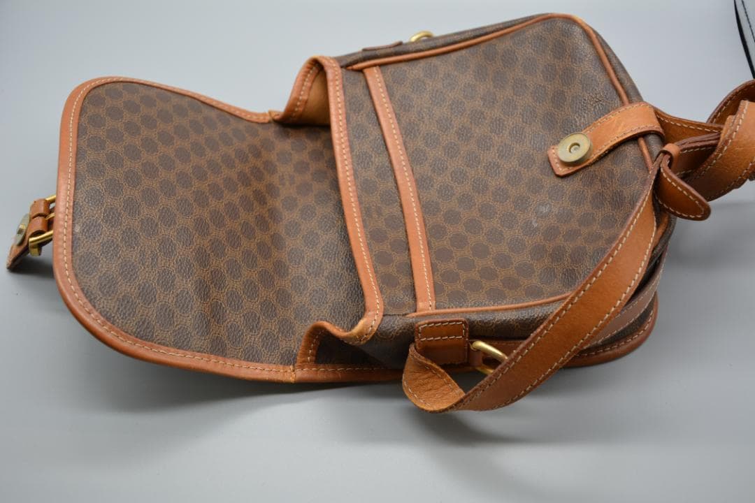 セリーヌ　ブラウン フラップショルダーバッグ