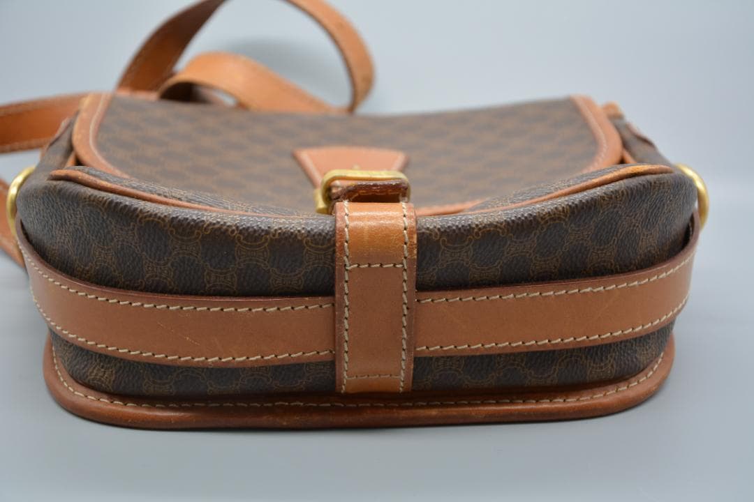 セリーヌ　ブラウン フラップショルダーバッグ