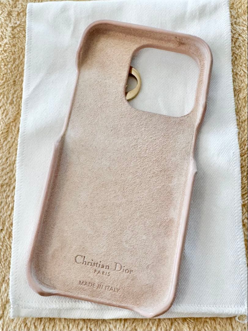 【日本限定】 Lady Dior iPhone 15 Proケース ラムスキン